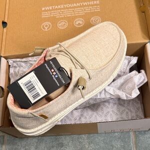 NWT-Hey Dude-Wendy Chambray White Nut Size 8